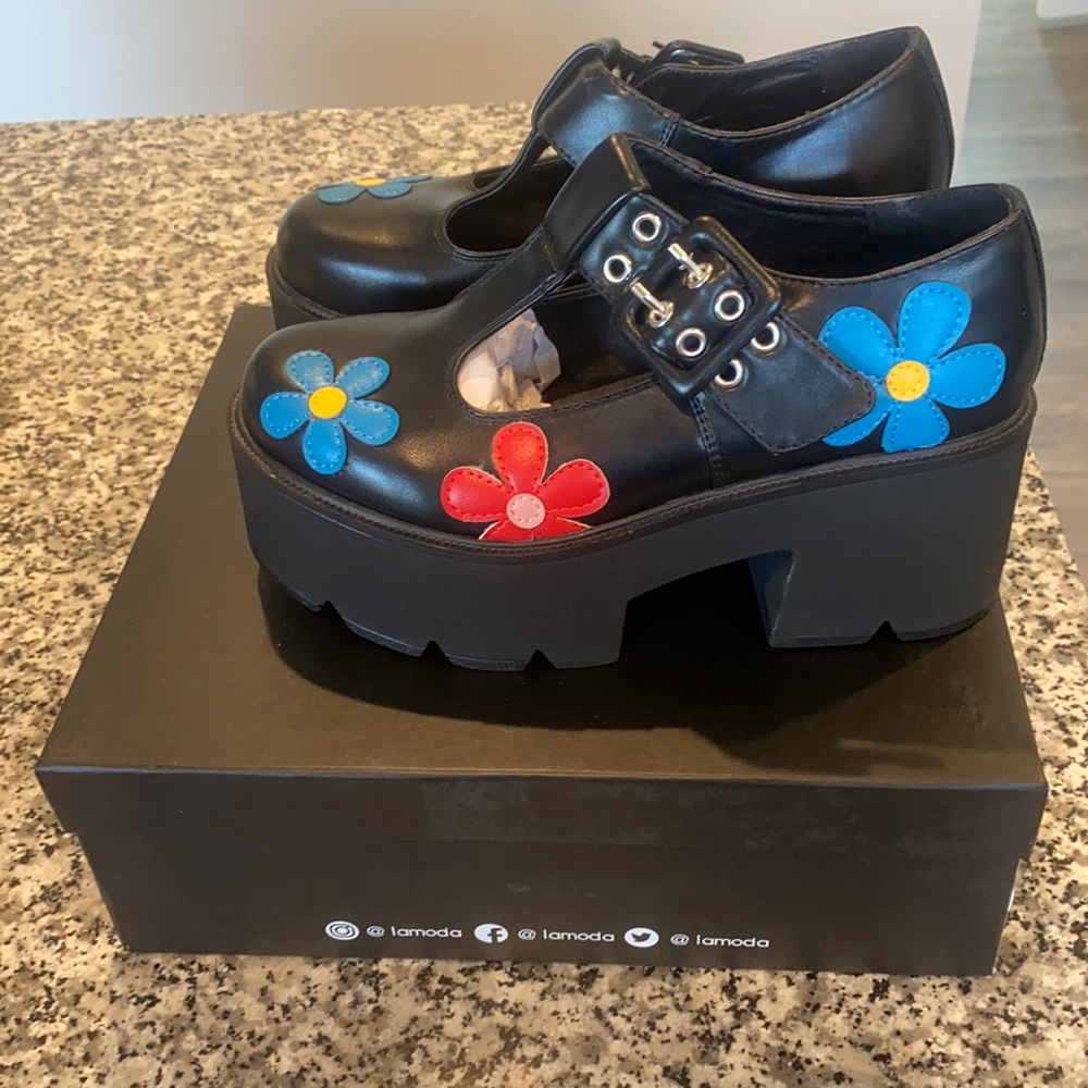 NWBOX Dolls Kill LAMODA Platform Oxfords